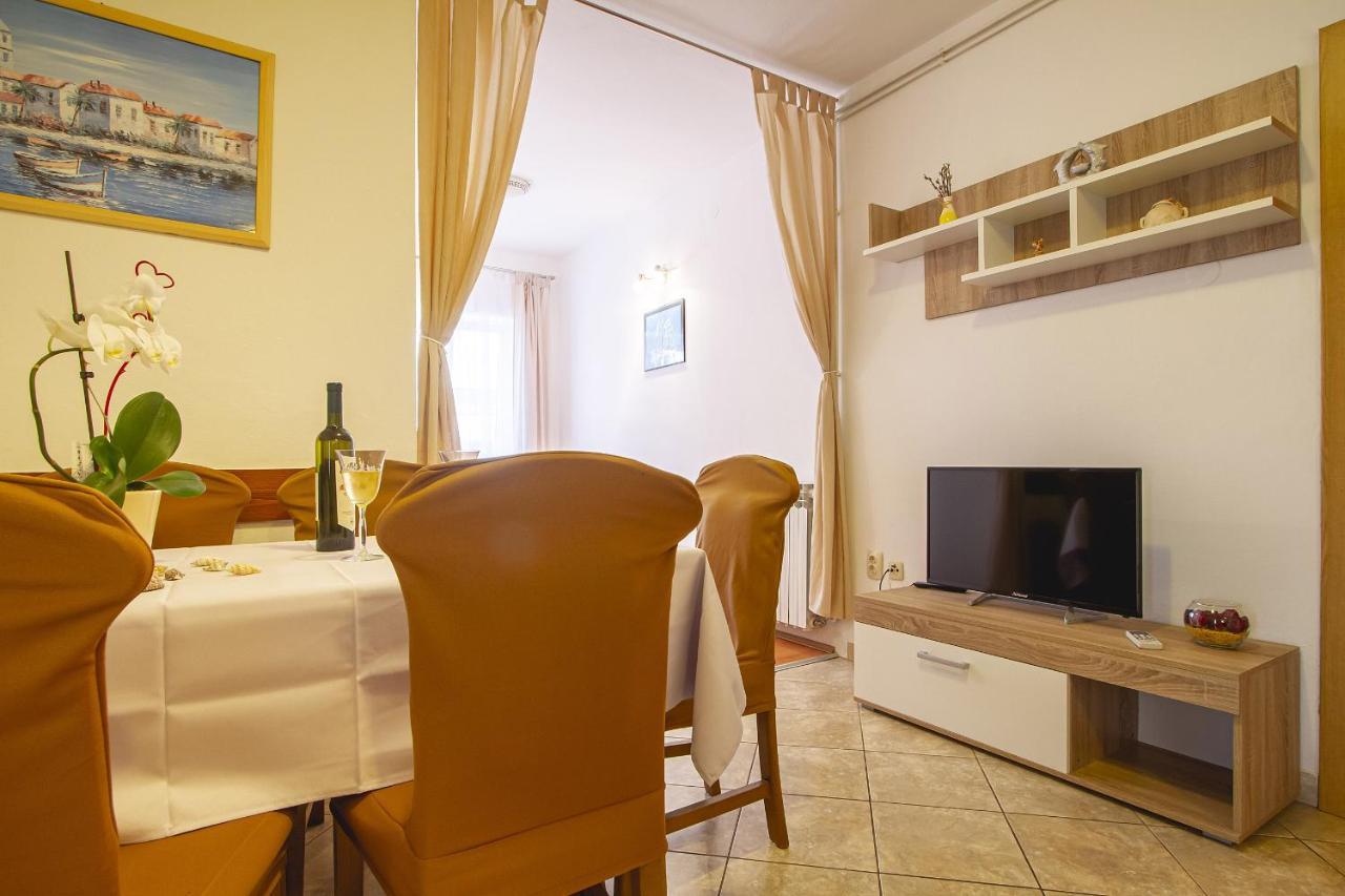 Apartmani Justic Njivice Exterior foto