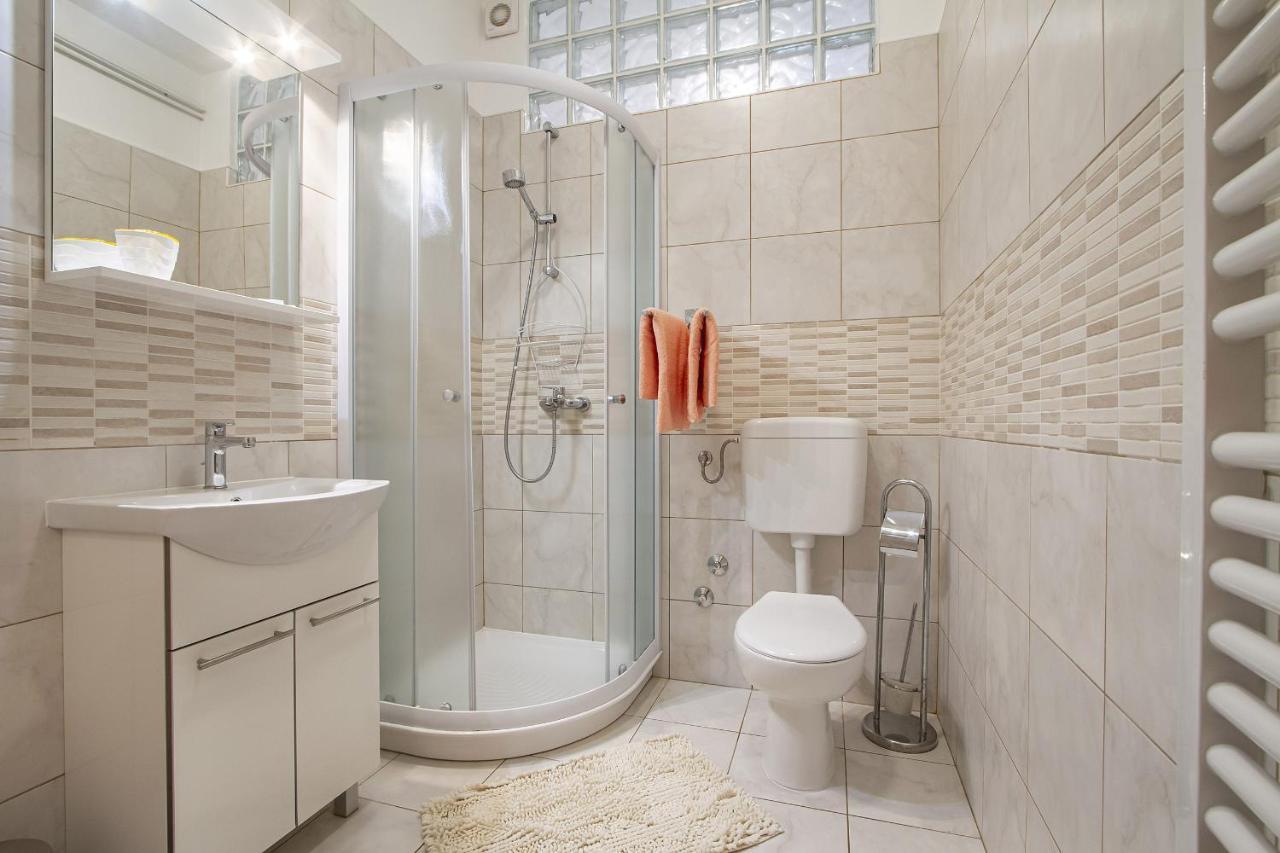 Apartmani Justic Njivice Exterior foto