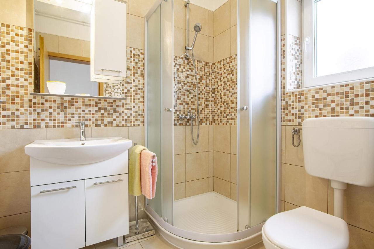 Apartmani Justic Njivice Exterior foto