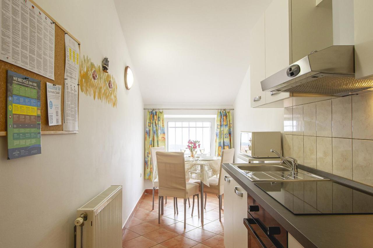 Apartmani Justic Njivice Exterior foto