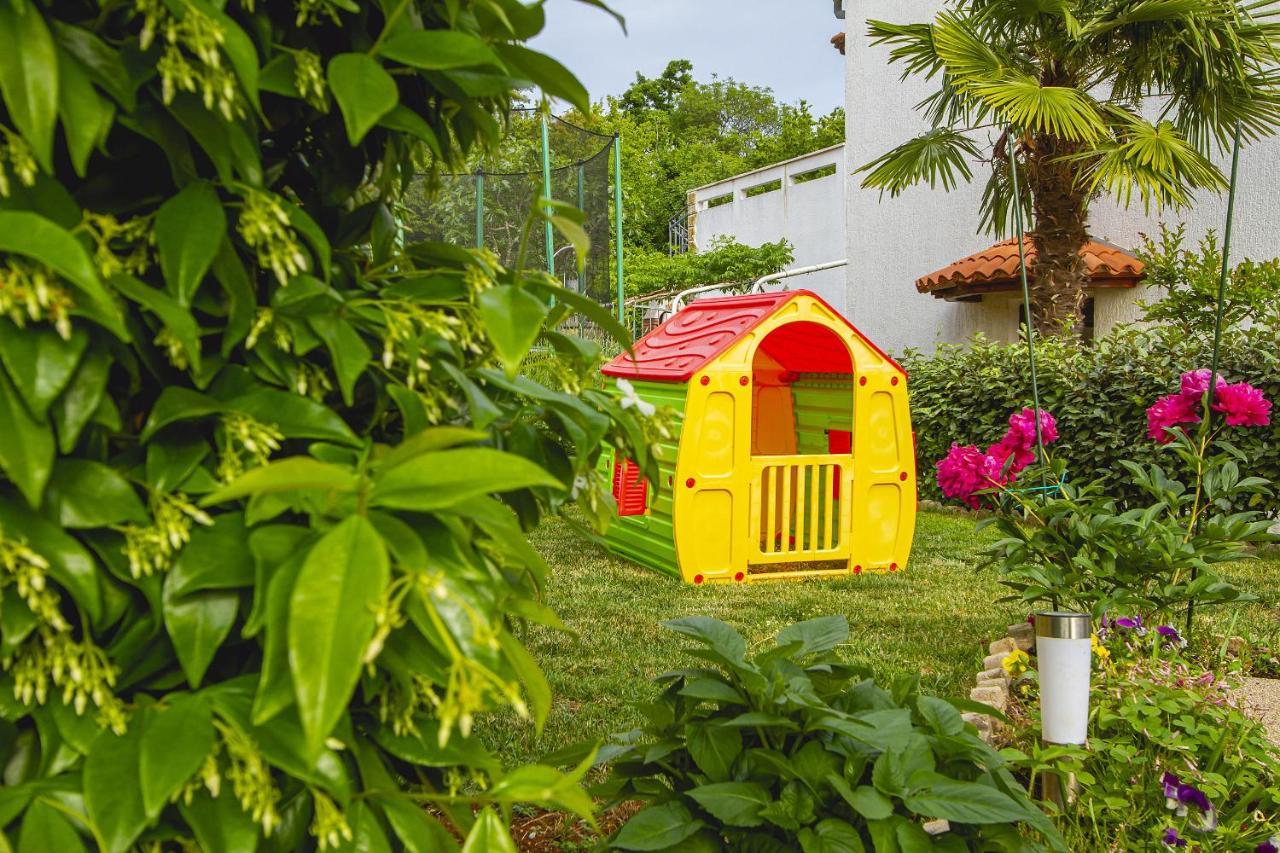 Apartmani Justic Njivice Exterior foto